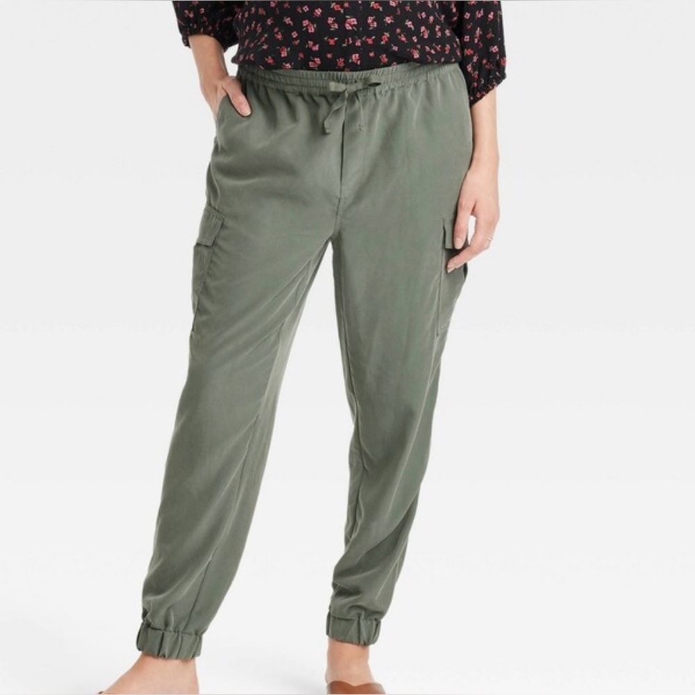Women's Green Cargo Pants